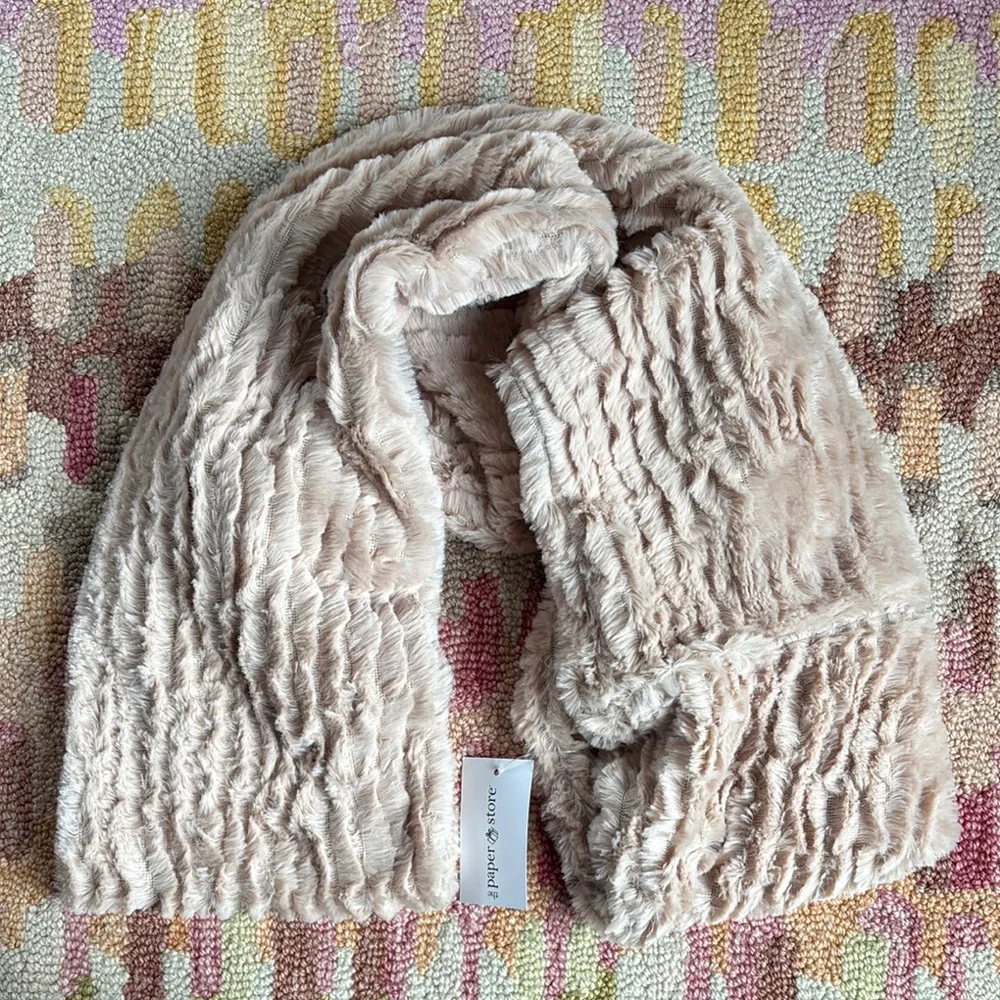 Mia & Tess Faux Fur Infinity Scarf Beige Creamy Soft NWT